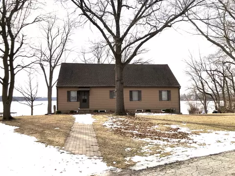 18269 Hiawatha Ct, Hudson, IL 61748