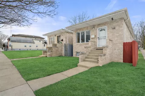 700 W 50th St, Chicago, IL 60609