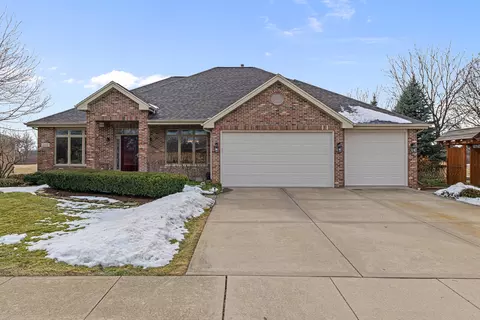 2402 Bluestone Bay Dr, New Lenox, IL 60451