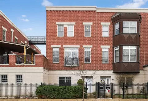 1151 E 46th St, Chicago, IL 60653