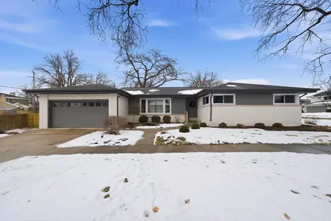 101 W Jackson St, Elmhurst, IL 60126