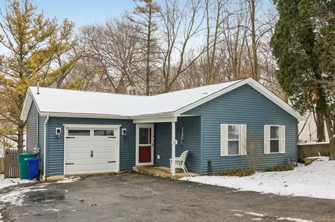 11 Highview Ave, Fox Lake, IL 60020