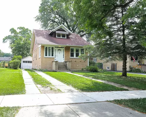 427 S Cornell Ave, Villa Park, IL 60181