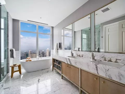 Bath - Undisclosed, Chicago, IL 60611 photo 2 of 6
