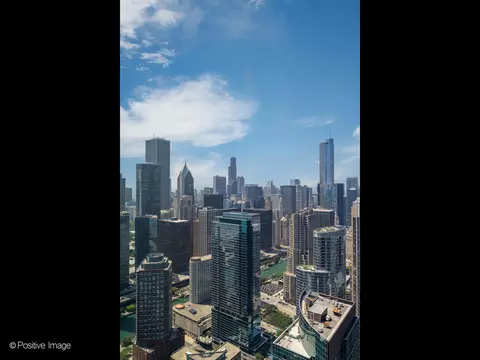 View/Area - Undisclosed, Chicago, IL 60611 photo 7 of 11
