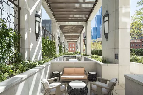 Exterior - Undisclosed, Chicago, IL 60611 photo 3 of 3