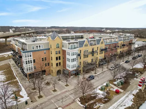 332 River St #4504, Lemont, IL 60439