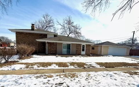 4351 Scott St, Oak Forest, IL 60452