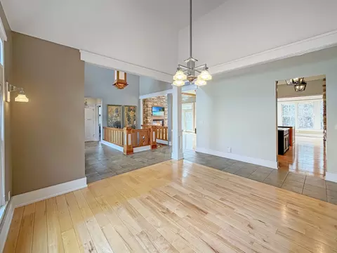 Dining - 1121 Lawn Pl, Freeport, IL 61032 photo 2 of 2