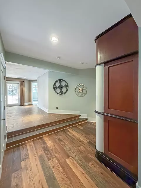 Entry Way - 1121 Lawn Pl, Freeport, IL 61032 photo 8 of 8