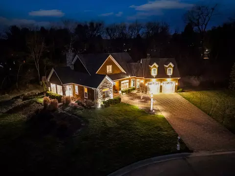 Exterior - 1121 Lawn Pl, Freeport, IL 61032 photo 1 of 4
