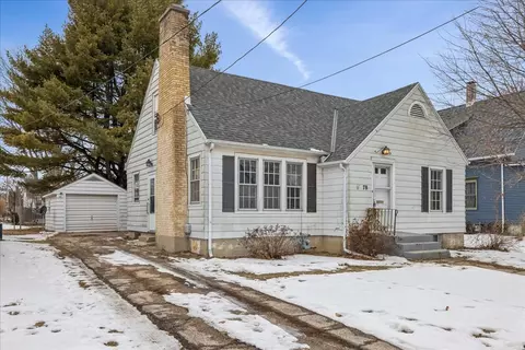78 S Edison Ave, Elgin, IL 60123