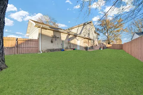 Exterior - 7435 W 74th St, Bridgeview, IL 60455 photo 7 of 8