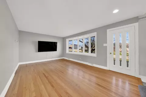 Living - 7435 W 74th St, Bridgeview, IL 60455 photo 3 of 4