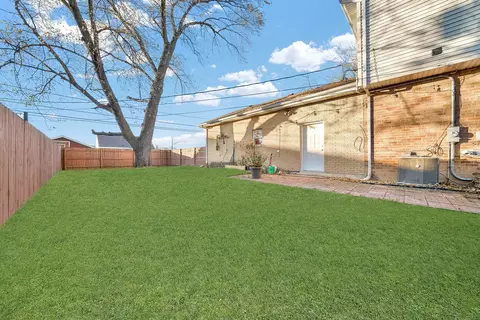 Exterior - 7435 W 74th St, Bridgeview, IL 60455 photo 3 of 8