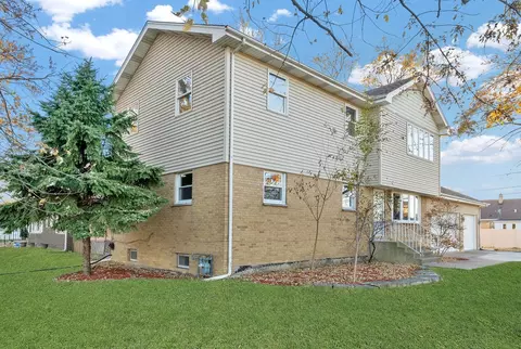 Exterior - 7435 W 74th St, Bridgeview, IL 60455 photo 5 of 8