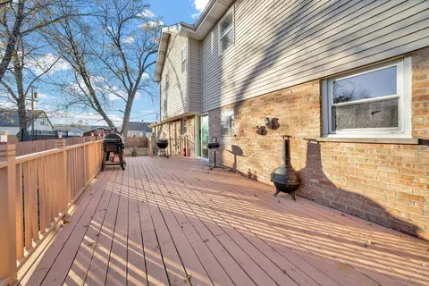 Exterior - 7435 W 74th St, Bridgeview, IL 60455 photo 2 of 8