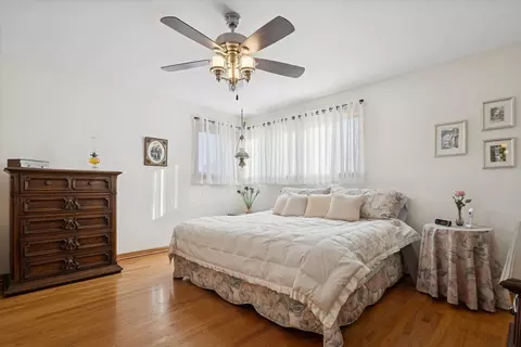 Bedroom - 1603 Ashton Ct, Wheaton, IL 60187 photo 3 of 4