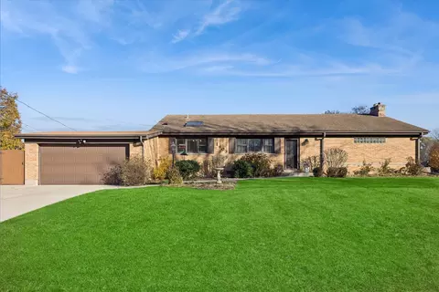 1603 Ashton Ct, Wheaton, IL 60187