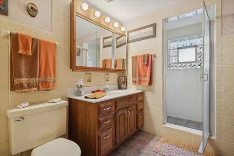 Bath - 1603 Ashton Ct, Wheaton, IL 60187 photo 2 of 2