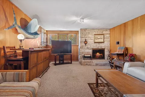 Living - 1603 Ashton Ct, Wheaton, IL 60187 photo 2 of 2