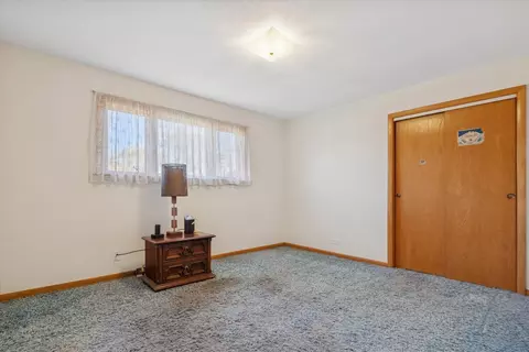 Bedroom - 1603 Ashton Ct, Wheaton, IL 60187 photo 2 of 4