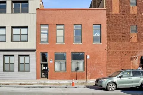 1344 W Augusta Blvd #1, Chicago, IL 60642