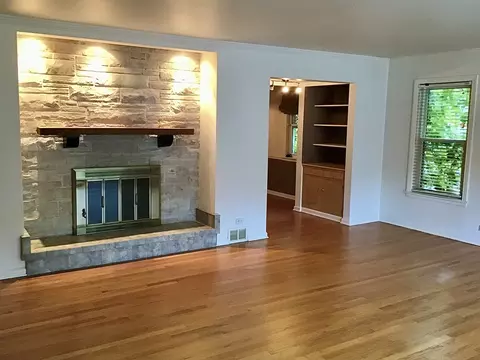 Living - 9532 Springfield Ave, Evanston, IL 60203 photo 3 of 4