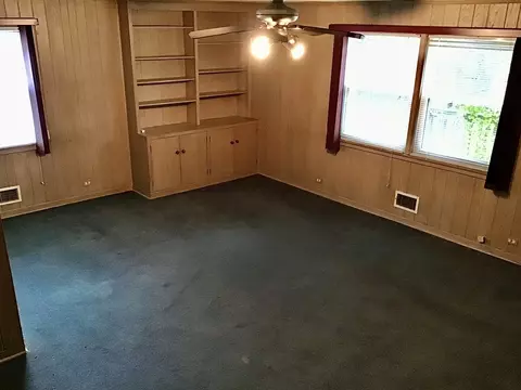 Living - 9532 Springfield Ave, Evanston, IL 60203 photo 4 of 4