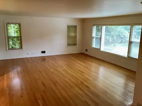 Living - 9532 Springfield Ave, Evanston, IL 60203 photo 2 of 4