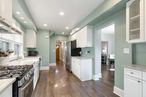 Entry Way - 4252 N Bernard St, Chicago, IL 60618 photo 2 of 3