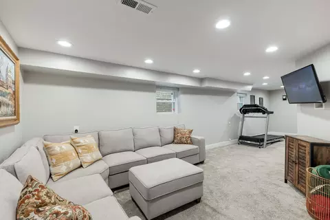 Living - 4252 N Bernard St, Chicago, IL 60618 photo 1 of 3