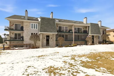 15713 Old Orchard Ct #1N, Orland Park, IL 60462