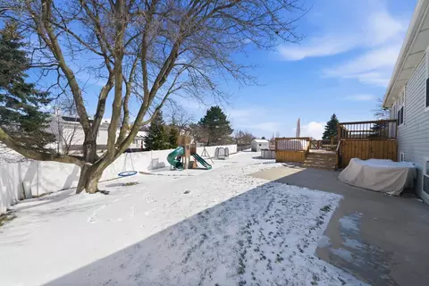 Exterior - 396 Nantucket Ct, Bartlett, IL 60103 photo 5 of 8