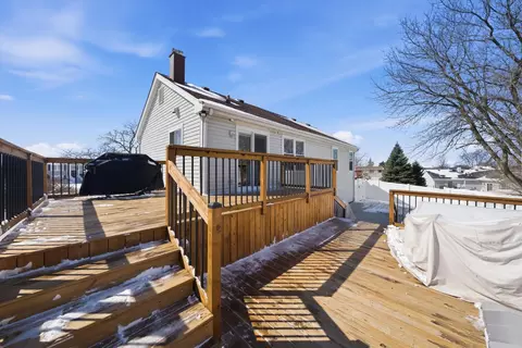 Exterior - 396 Nantucket Ct, Bartlett, IL 60103 photo 3 of 8