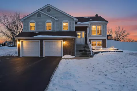 Exterior - 396 Nantucket Ct, Bartlett, IL 60103 photo 8 of 8