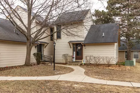 727 Colby Ct, Gurnee, IL 60031