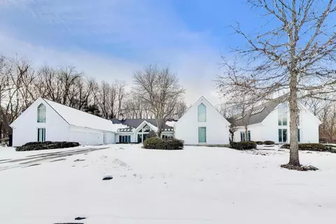 7716 Crystal Springs Rd, Crystal Lake, IL 60012