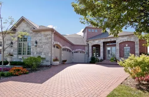 3559 Scottsdale Cir, Naperville, IL 60564