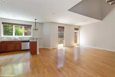 Living - 21 Northfield Ter #21, Wheeling, IL 60090 photo 4 of 5