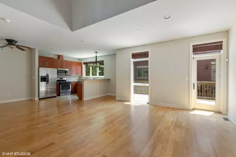 Living - 21 Northfield Ter #21, Wheeling, IL 60090 photo 3 of 5
