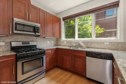 Kitchen - 21 Northfield Ter #21, Wheeling, IL 60090 photo 1 of 1