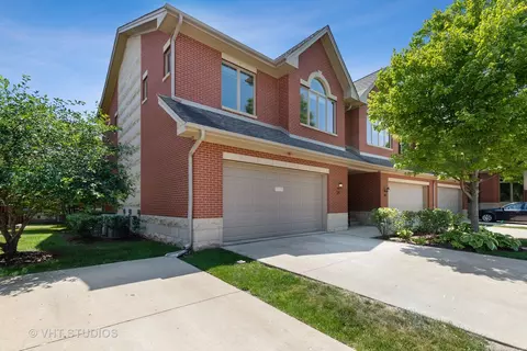 21 Northfield Ter #21, Wheeling, IL 60090