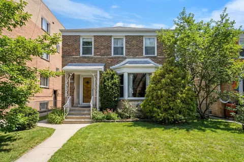 5706 N Mozart St, Chicago, IL 60659
