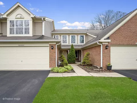 30 W003 Willow Ct #003, Warrenville, IL 60555