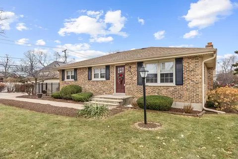 132 E Gladys Ave, Elmhurst, IL 60126