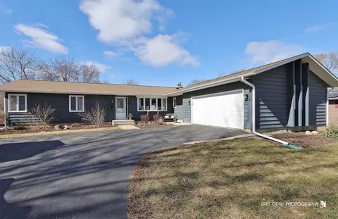 7149 Meadow Ln, Cary, IL 60013