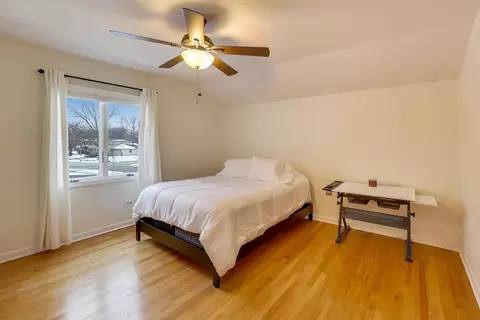 Bedroom - 1605 Burning Trl, Wheaton, IL 60189 photo 2 of 4