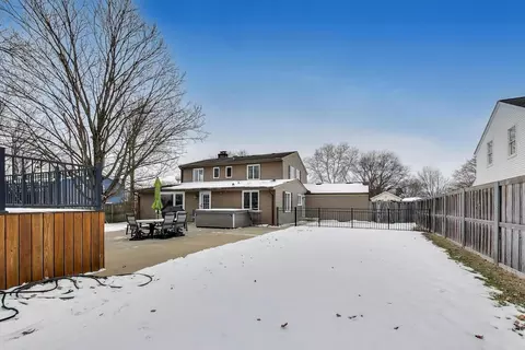 Exterior - 1605 Burning Trl, Wheaton, IL 60189 photo 6 of 9
