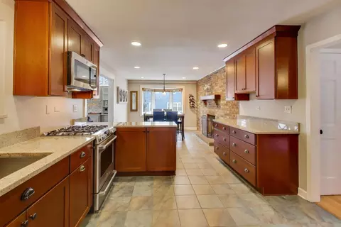 Kitchen - 1605 Burning Trl, Wheaton, IL 60189 photo 1 of 1